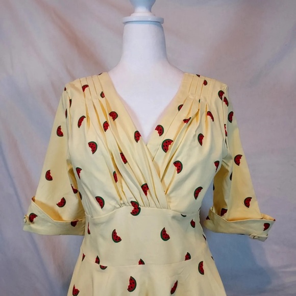 Unique Vintage Womens Dress Size L 10-12. Watermelons On Yellow Knee Length Zip - Picture 2 of 12